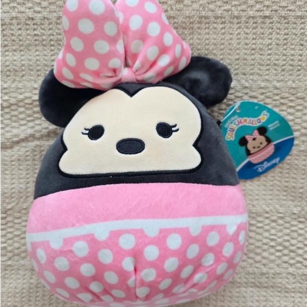 Minnie Mouse Squishmallow